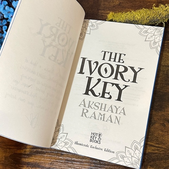 Illumicrate Exclusive The Ivory Key by Akshaya Raman - Picture 5 of 6